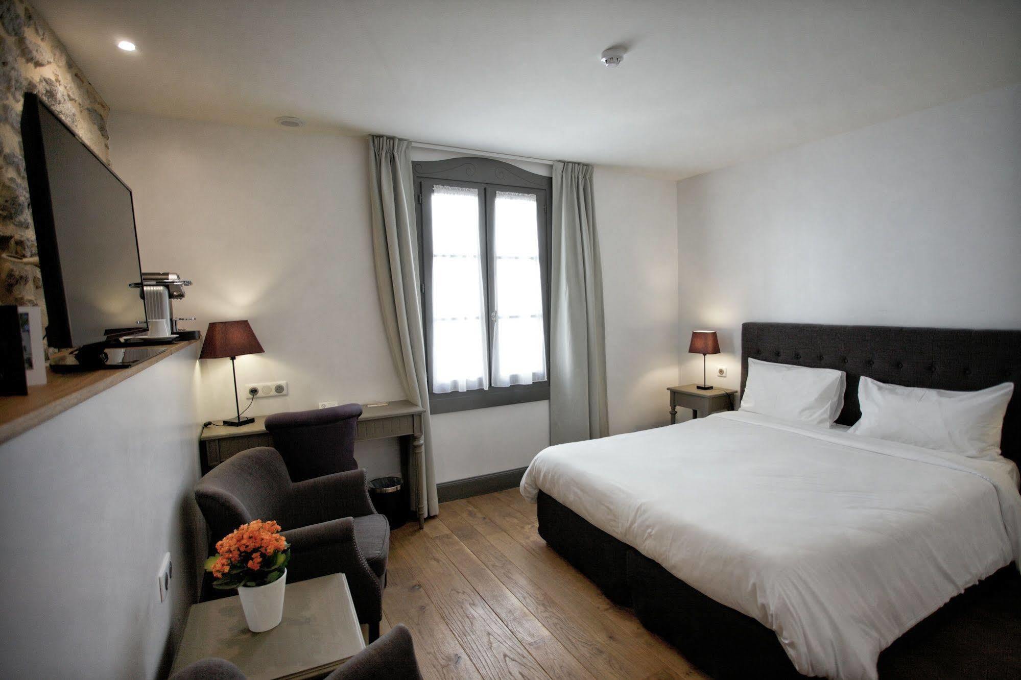 Hotel Henri IV Нерак Экстерьер фото